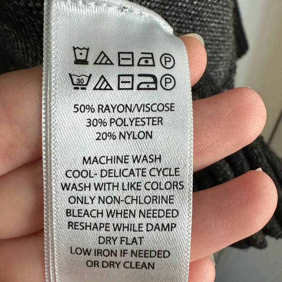 Cynthia Rowley Women’s Black & White Plaid Cardigan Large - Picture 4 of 5